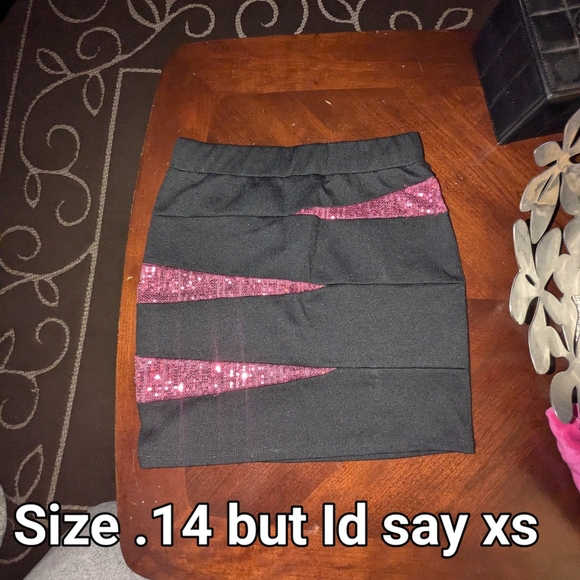 Skirts - Picture 2 of 2